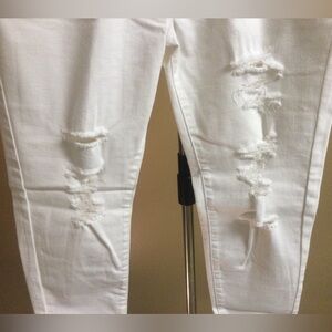 🆕 a.n.a. Destructed White Jeans